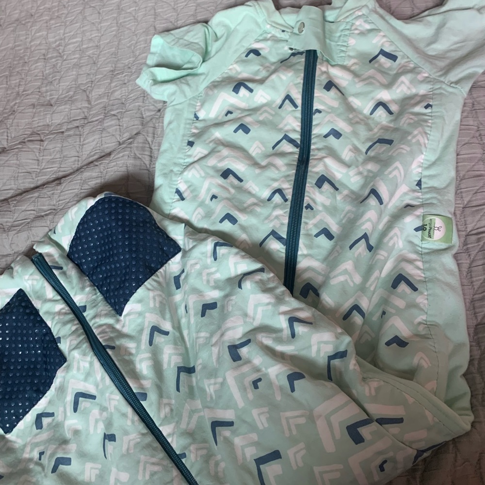 Ergo Pouch 2-4T organic cotton 1.0 tog sleep suit